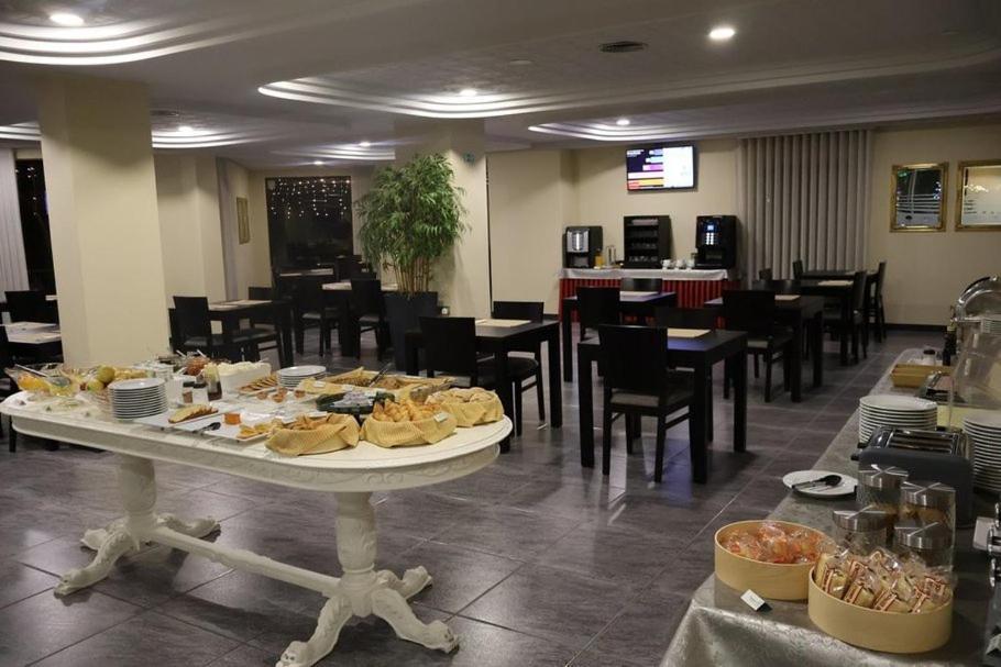 Santhyago Hotel Trofa